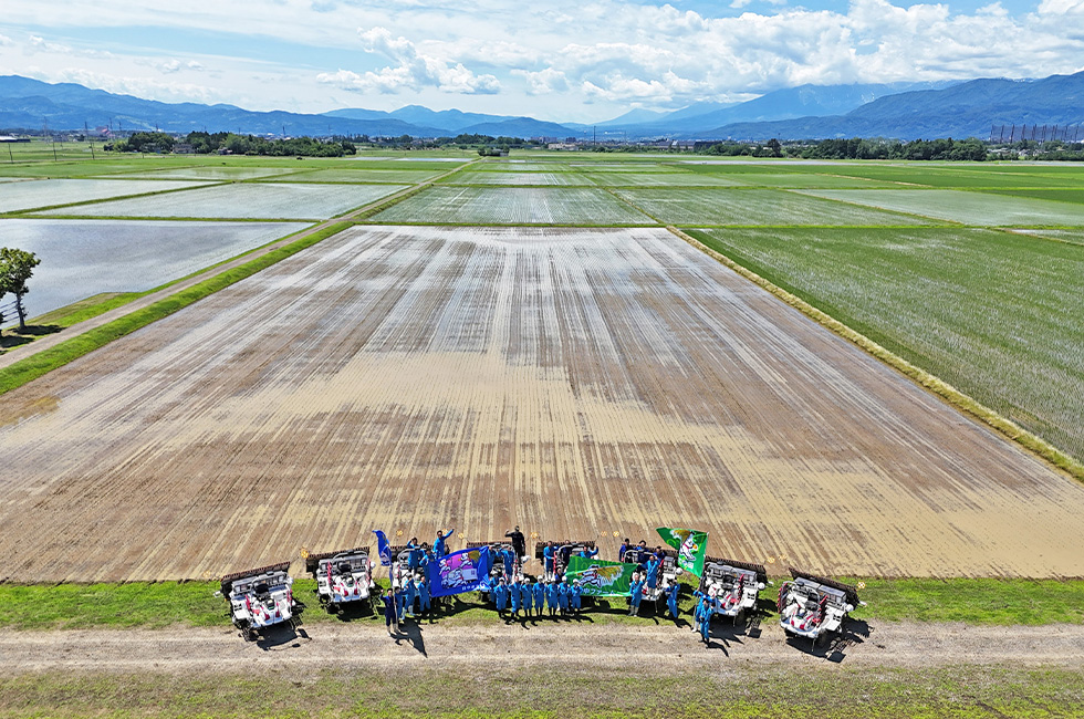 令和8年6月12日 田植えを行い340町歩を完了させました。